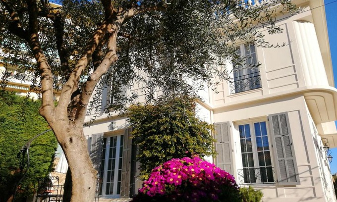 Carnot Bed & Breakfast | Oceanfront Retreat at B&B Villa Blanche - Guest Rated 9.5