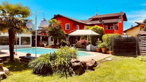 Botto Bed & Breakfast | Pet-Friendly B&B Villa Botto with Oceanfront Pool Access
