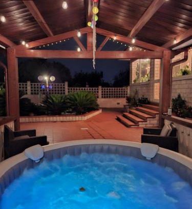 Conversano Bed & Breakfast | Villa Daisy: Oceanfront Retreat with Hot Tub & Pet Friendly