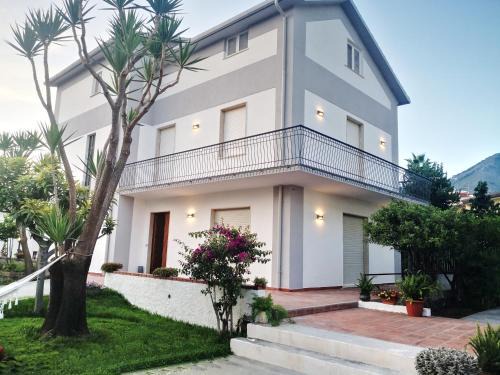 Praia a Mare Bed & Breakfast | Exceptional B&B Villa dei Desideri: Rated 10/10 with Hot Tub
