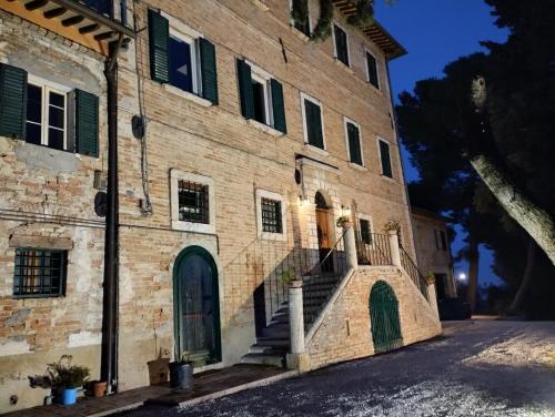 Stella Bed & Breakfast | Cozy B&B Villa Dei Priori: Pet-Friendly with Breakfast