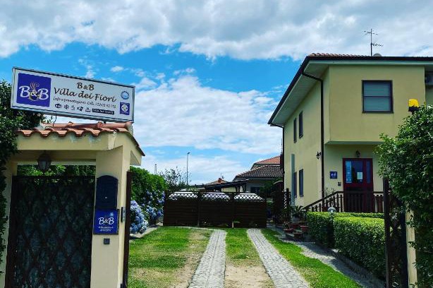 Sant'Eufemia Lamezia Bed & Breakfast | Charming B&B Villa dei Fiori with Ocean View & Hot Tub