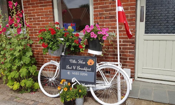 Tim Bed & Breakfast | Top-Rated B&B Villa Filsø: Family-Friendly with Kitchen