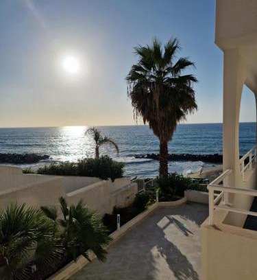 Pizzo Bed & Breakfast | Enjoy Oceanfront Comfort at Villa Gaia - Pet Friendly Retreat