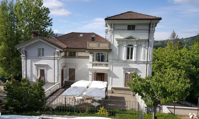 Gavi Bed & Breakfast | Charming B&B Villa Gavina: Highly Rated & Family-Friendly