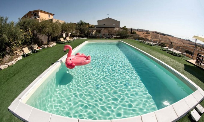 Ioppolo Giancaxio Bed & Breakfast | Relax at B&B Villa Kairos: Oceanfront, Pet-Friendly Escape