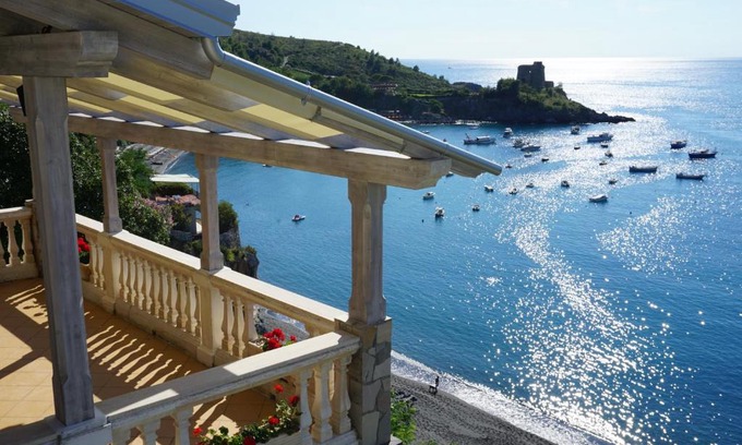 San Nicola Arcella House | Oceanfront B&B Villa La Petra: Guest Rated 9.2/10