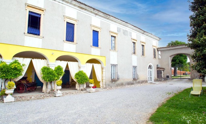 Desenzano del Garda Bed & Breakfast | Pet-Friendly B&B Villa Venga with Excellent Guest Ratings