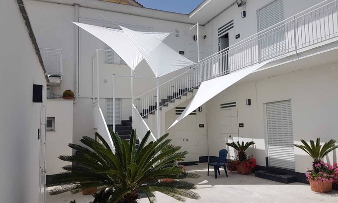 Torre del Greco House | Oceanfront B&B Vincenzo Apartment with Pool & Spa Access