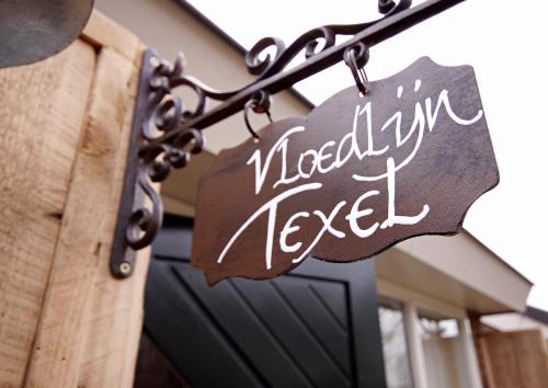 Den Burg Bed & Breakfast | Cozy Escape at B&B Vloedlijn Texel with Ocean Views
