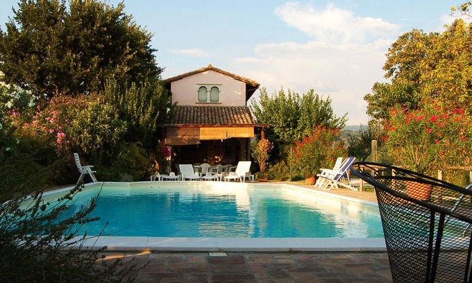 Assisi Bed & Breakfast | Relaxing B&B with Pool Steps from Assisi's Charm