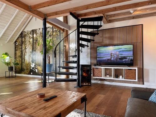 Oudeschoot Apartment | Discover B&B Woudzicht: Family-Friendly Comfort & Dining