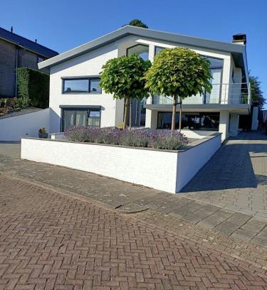 Vilt Bed & Breakfast | Top-Rated B en B En Route with Breakfast & Hot Tub Amenities