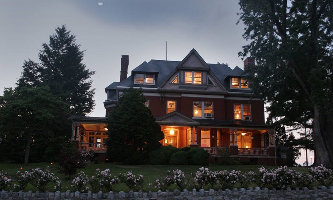 Marietta Bed & Breakfast | Guest Rated: 9.8 at B. F. Hiestand House Bed & Breakfast