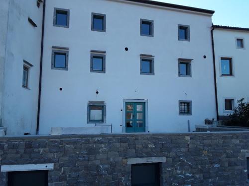 Ajdovscina Bed & Breakfast | Pet-Friendly B & W KRIŽ: Ideal for Families, Rated 8.9