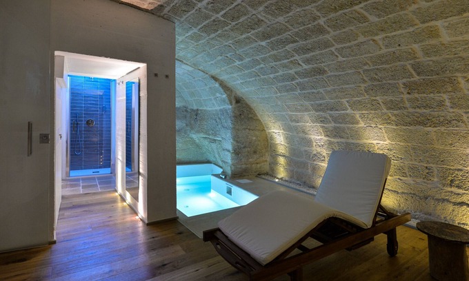 Polignano a Mare House | Indulge in Relaxation at B-Welcome Rooms of Charmes