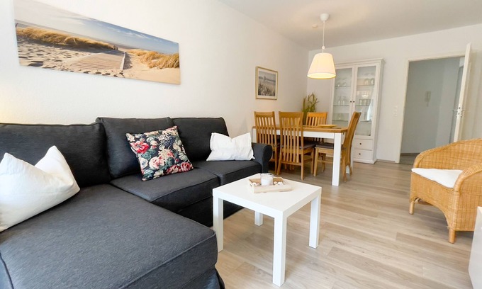 Sahlenburg Apartment | Idyllic Beachside Apartment with Ocean View and Spa Access