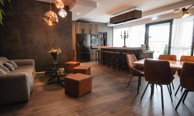 Downtown Apartment | Discover B14: Unique Downtown Apartment with Breakfast