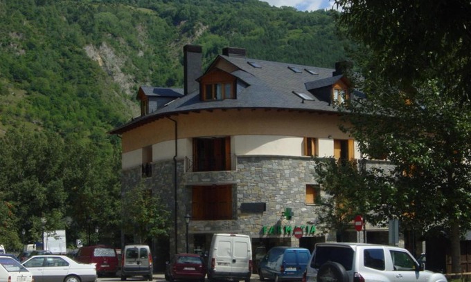 Benasque Apartment | Pet-Friendly B16 - Edif Ball Benás Dúplex in Villmor