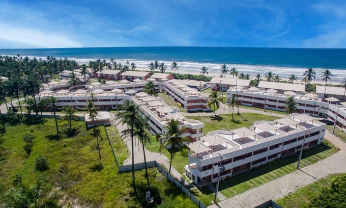 Aritagua Apartment | Beachfront B17 - Family-Friendly Stay at Praia da Pérola