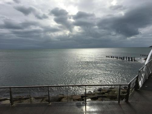 Newcastle Apartment | Oceanfront B2 Waterfoot Apartment - Guest Rated 9.8/10