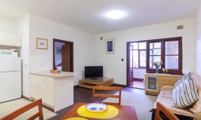 Crawley Apartment | B3 Crawley/Nedlands Apartment: 2min Walk to UWA
