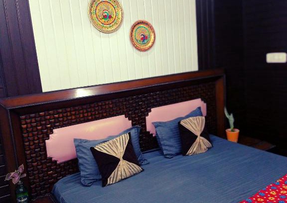 Greater Kailash Apartment | Cozy b3room's 1BHK: Wheelchair & Pet Friendly Getaway
