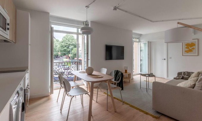 Bilbao City Centre Apartment | Discover B48 Abando: 4-Star Pet-Friendly Retreat