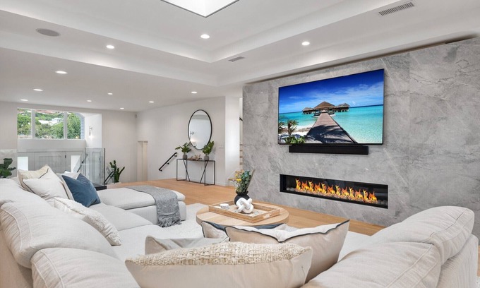 La Jolla Shores House | Discover B5406 Shoreline Retreat: Oceanfront Bliss Awaits