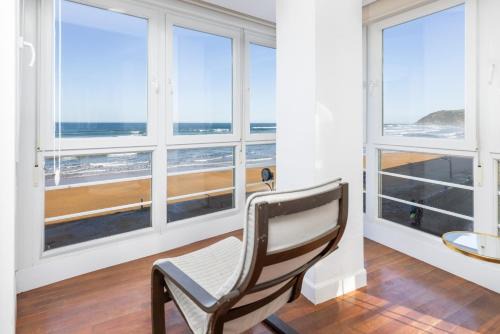 Zarautz Apartment | Beachfront Escape with Ocean View in Zarautz - 4 Star