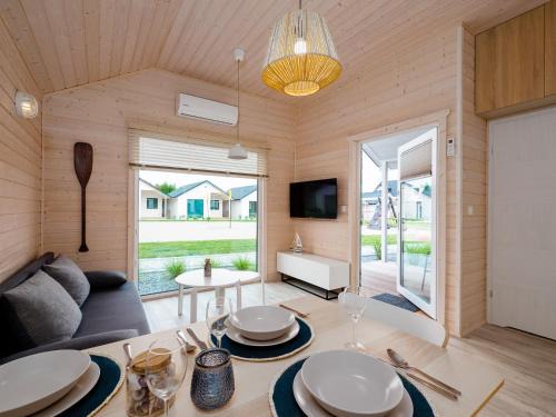 Darlowko Ski Chalet | Discover Bałtyckie Domki Darłówko: Oceanfront Getaway