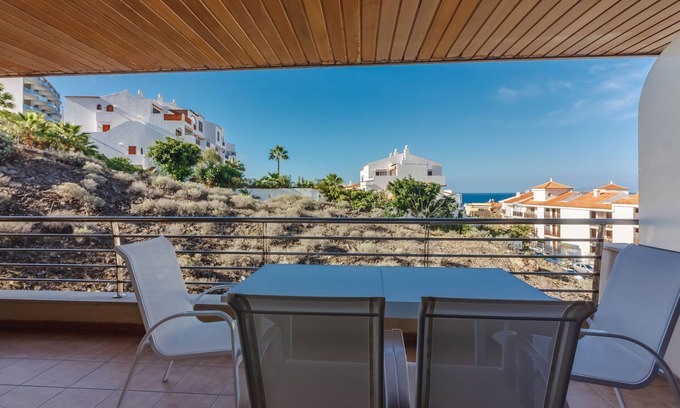 Puerto de Santiago Apartment | Discover Balcon de Los Gigantes with Oceanfront Amenities