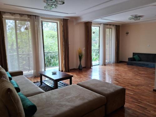 Bole Villa | Discover BA Villa: Family-Friendly with Delicious Dining