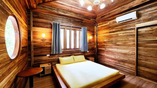 Chaloklum Ski Chalet | Guest Rated: 9.6/10 at Baan Bhuwann Forest Chalet