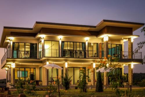 Pua House | Explore Baan Chomphu @Pua: Family-Friendly Retreat