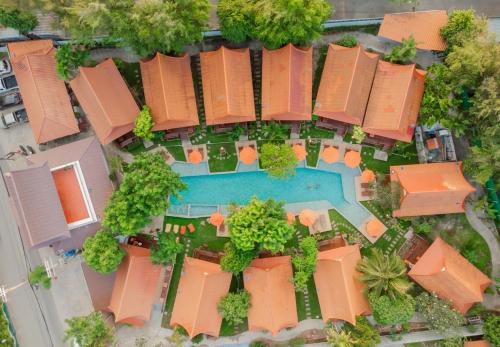 Khao Takiab Resort | Inviting Baan Duangkaew Resort: Kid-Friendly with Pool Access