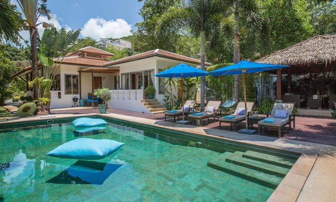Bophut Villa | Experience Bophut Fishing Village: Rated 9.8, Oceanfront Bliss