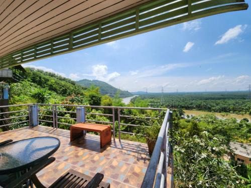 Tha Kham Resort | Kid-Friendly Baan Khao Noi Resort with Top Guest Ratings