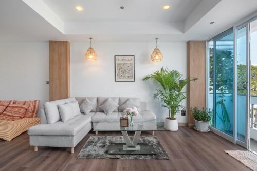 Old City Villa | Discover Baan Khun Ree: Family-Friendly with Pool Access