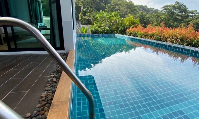 Kata Hotel | Discover Baan Kongdee Sunset Resort with Ocean Views & Spa