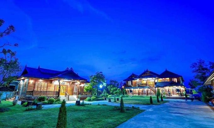 Thung Saliam House | Welcoming Baan Maneekan: Family-Friendly with Breakfast