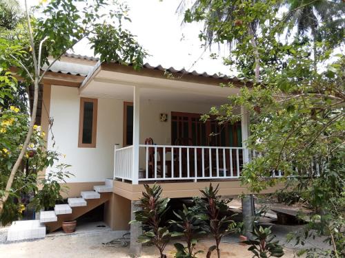 Chaloklum Resort | Discover Baan Moonchan House: Guest Rated 9.3/10