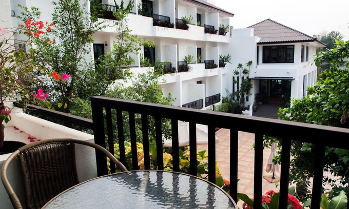 Nan Hotel | Discover Baan Nan Hotel: Family-Friendly Stay with Top Amenities