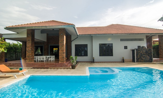 Ao Nang Villa | Discover Baan Oriental Chic Pool Villa in Krabi