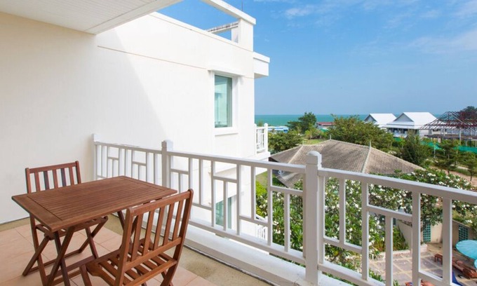 Khao Takiab Apartment | Sea View 2-Bedroom Apartment at Baan PooLom Resort