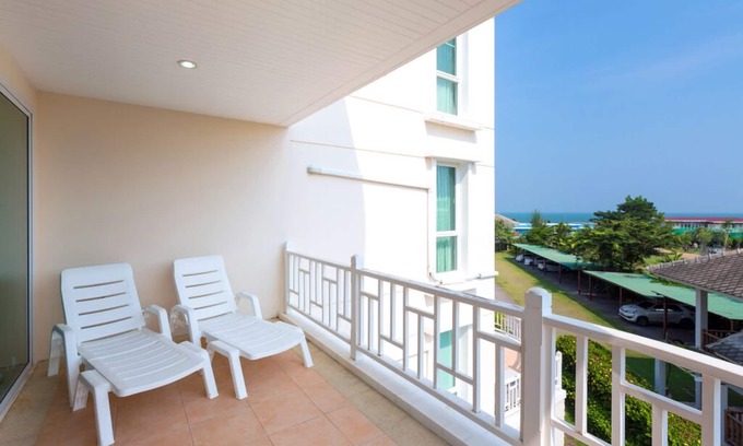 Khao Takiab Apartment | Scenic Baan PooLom 2-Bedroom Apt with Ocean Views