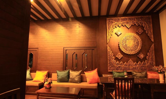 Wua Lai Hotel | Experience Baan Ratchiangsaen: Rated 9/10 with Pool Access