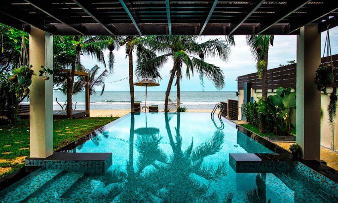 Pak Nam Pran Villa | Beachfront Baan SanSuk Pranburi with Pool & Ocean Views