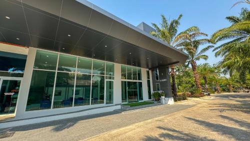 Warin Chamrap Hotel | Relaxing Retreat at Baan Suan Khun Ta Golf Resort