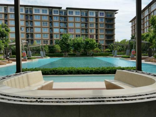 Cha-am Apartment | Relax at Baan Thew Lom by Meaw with Pool & Ocean View